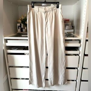 Abercrombie & Fitch Cream wide leg Trousers size Medium Short